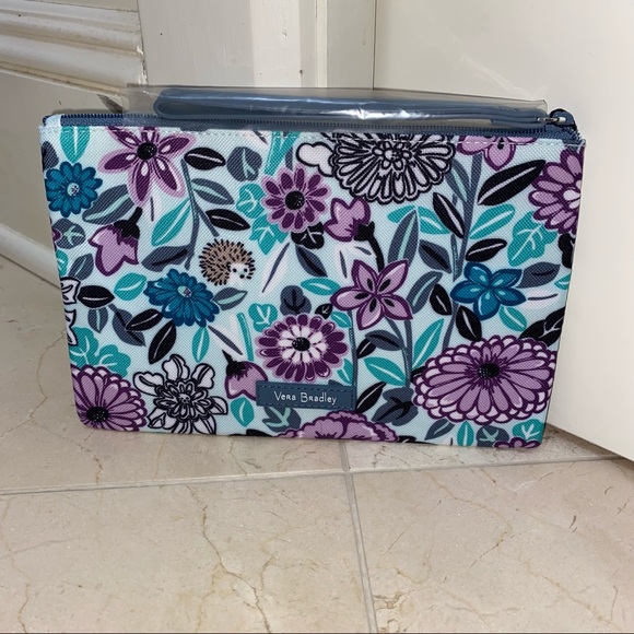 Vera Bradley Lighten Up Wristlet Penelope’s Garden - Picture 2 of 7